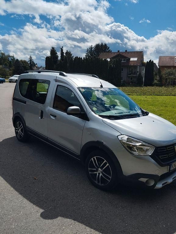 Gebraucht Dacia Dokker Stepway 95 PS (69 kW) 2019 Silber Van / Kleinbus