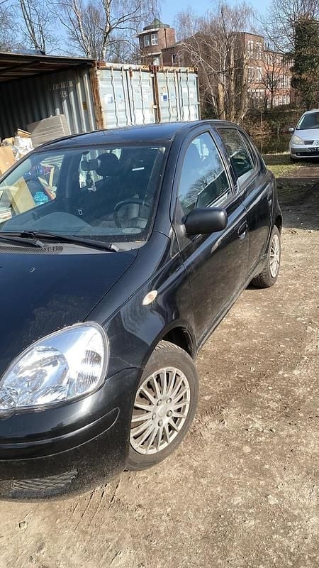 Gebraucht Toyota Yaris 87 PS (63 kW) 2004 Schwarz Kleinwagen