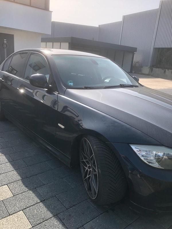 Gebraucht BMW 316 116 PS (85 kW) 2011 Blau Limousine