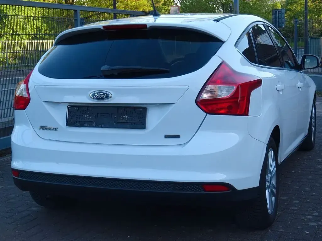 Second-hand Ford Focus Titanium 125 CP (91 kW) 2012 Alb Berlinǎ