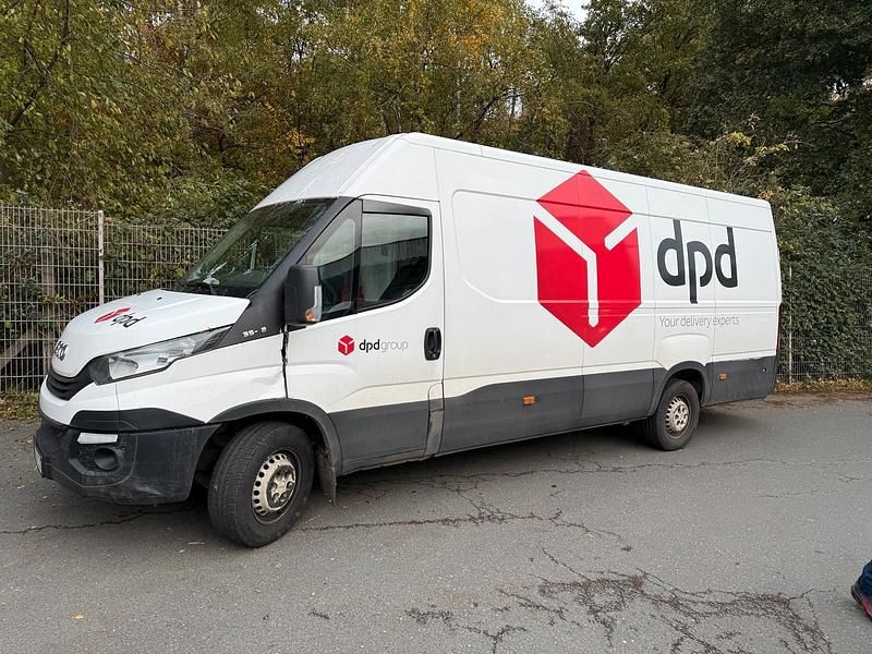 Gebraucht Iveco Daily 116 PS (85 kW) 2018 Weiß Limousine