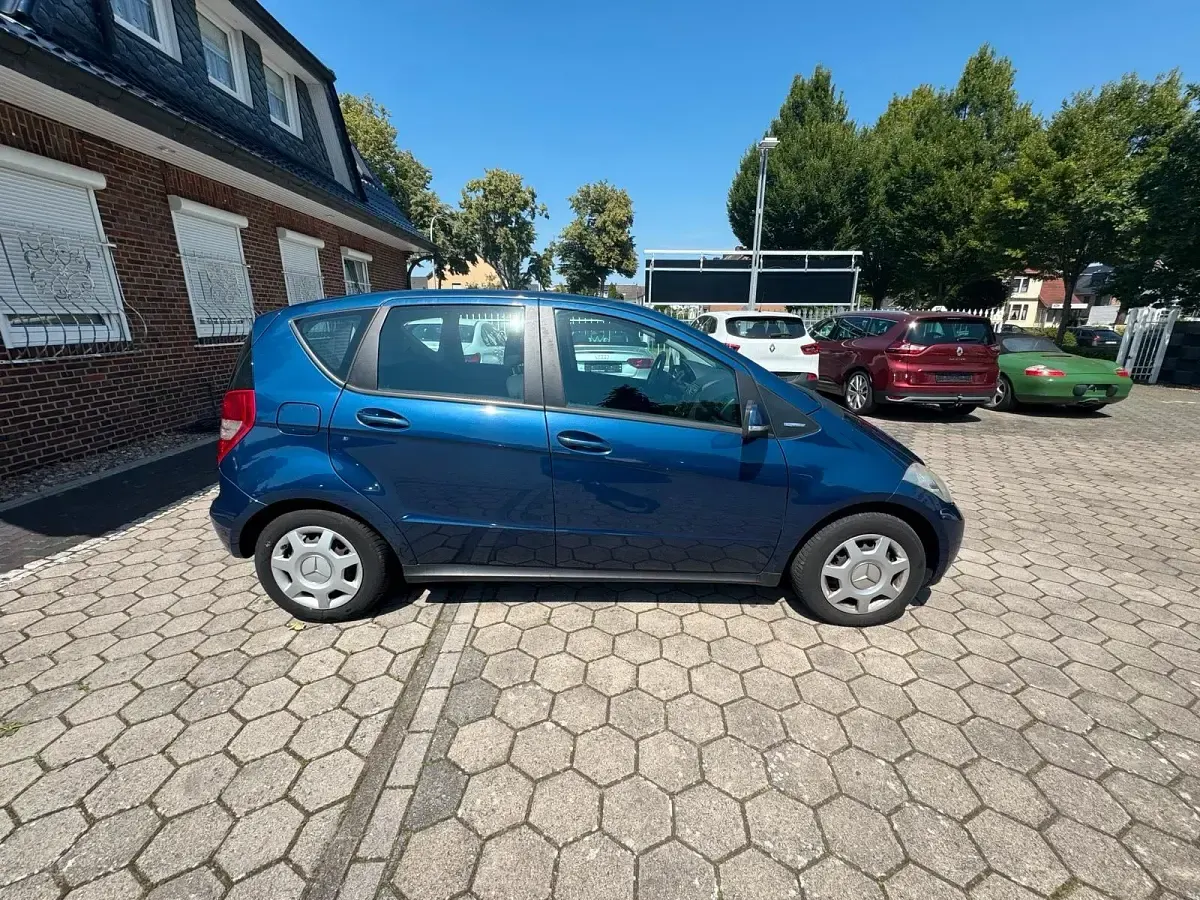 Gebraucht Mercedes A160 95 PS (69 kW) 2010 Blau Kleinwagen