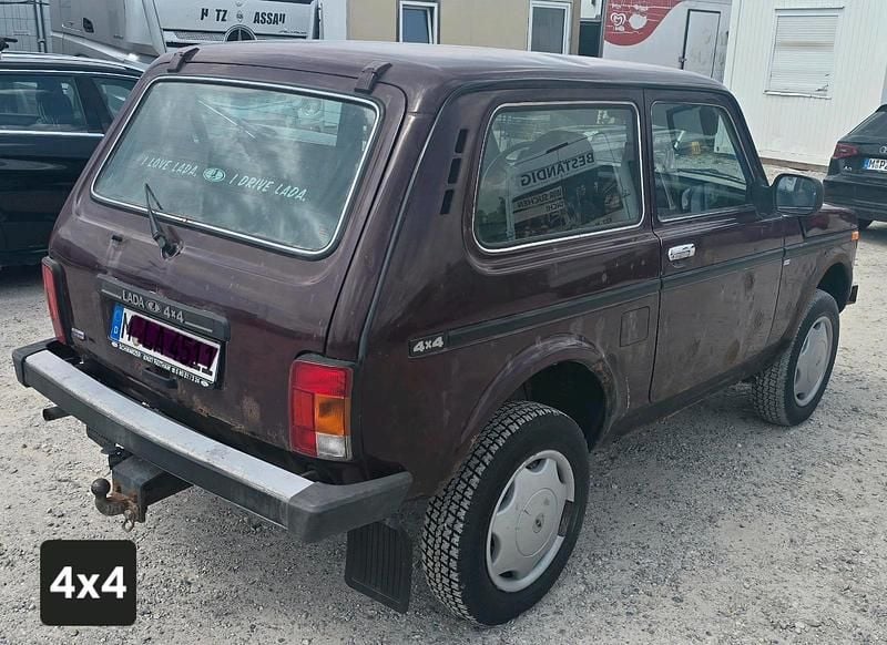 Gebraucht Lada niva 81 PS (59 kW) 2012 Violet SUV