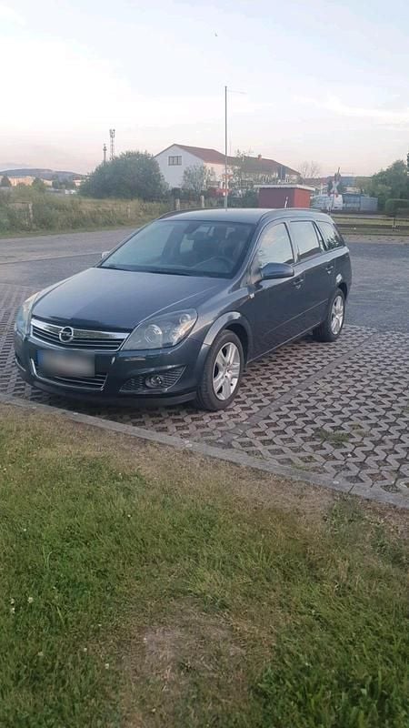 Gebraucht Opel Astra 140 PS (102 kW) 2008 Grau Kombi