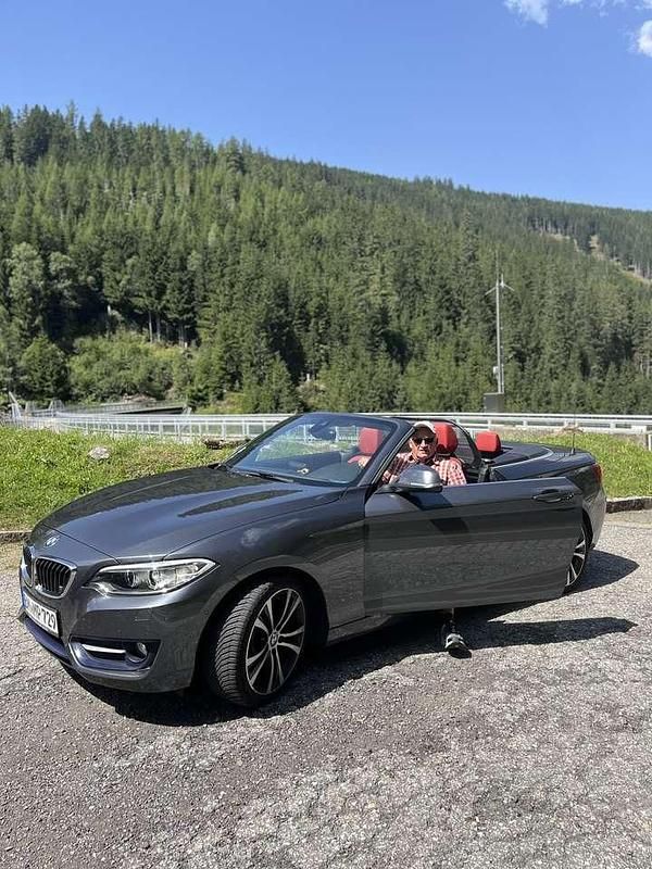 Grau Gebraucht 2017 BMW 230 Luxury Line Cabrio | 22.350 € (Superpreis) - Bild 1/4