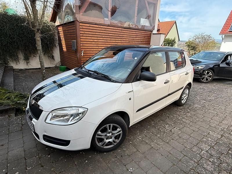 Gebraucht Skoda Fabia 60 PS (44 kW) 2009 Weiß Limousine