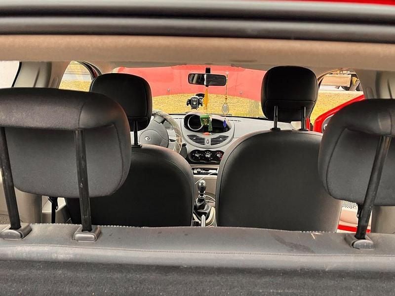 Gebraucht Renault Twingo 58 PS (42 kW) 2010 Rot Kleinwagen