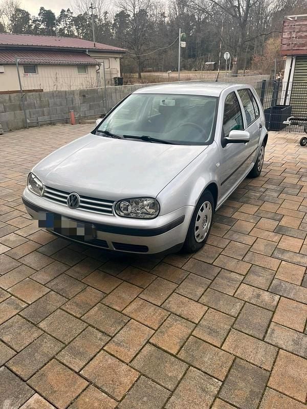 Silber Gebraucht 2002 VW Golf IV Kleinwagen | 2.999 € (Etwas zu teuer) - Bild 1/4