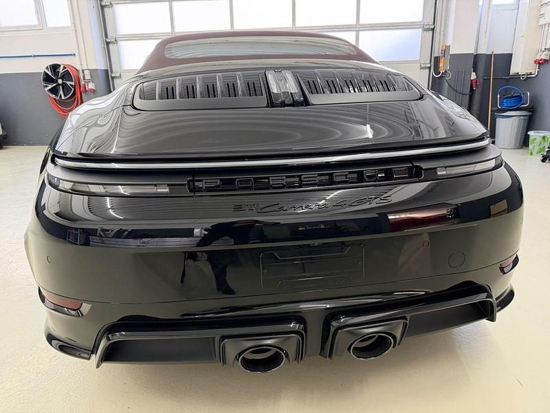 Neu Porsche 911 541 PS (397 kW) 2025 Tiefschwarzmetallic Cabrio