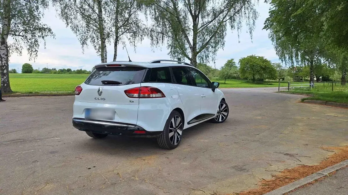 Gebraucht Renault Clio GrandTour Luxe 90 PS (66 kW) 2013 Weiß Kombi