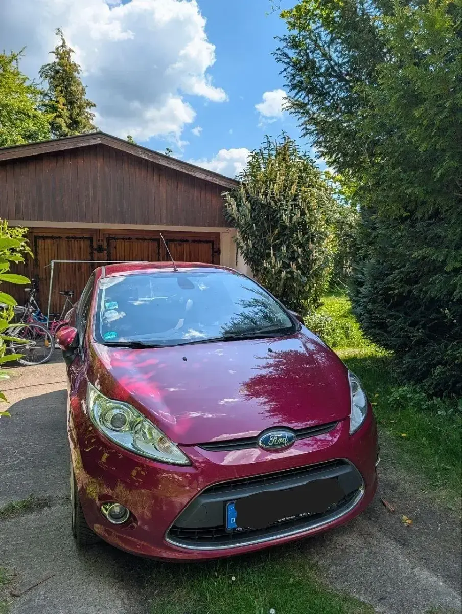 Gebraucht Ford Fiesta Trend 82 PS (60 kW) 2009 Rot Kleinwagen