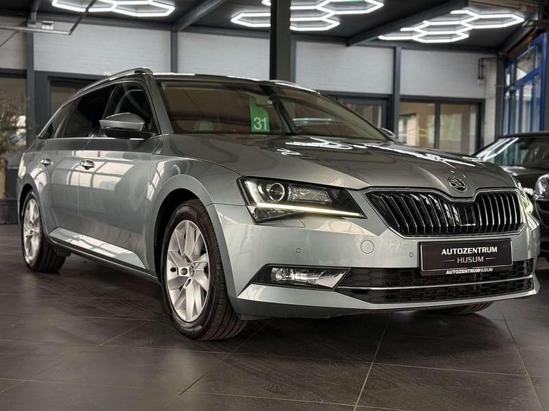 Gebraucht Skoda Superb Style 190 PS (139 kW) 2016 Grau Kombi