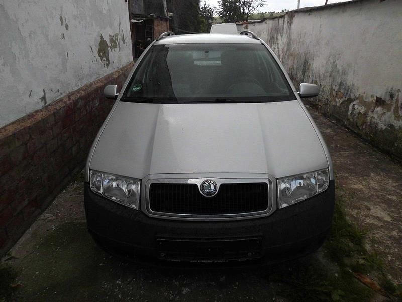 Grau Gebraucht 2004 Skoda Fabia Kombi | 230 € (Superpreis) - Bild 1/4