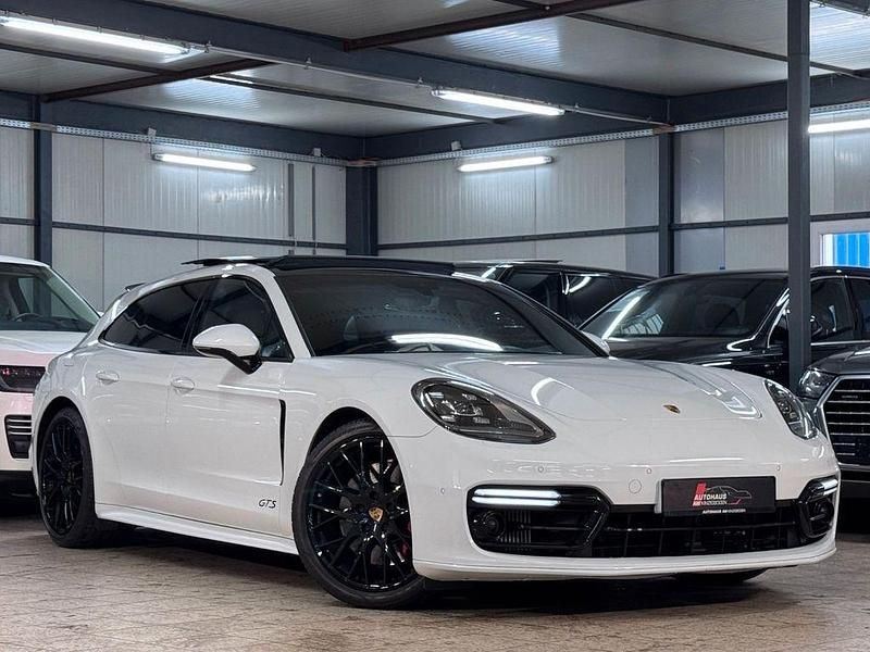 Pure white Gebraucht 2019 Porsche Panamera Sport Turismo Kombi | 54.890 € - Bild 1/4