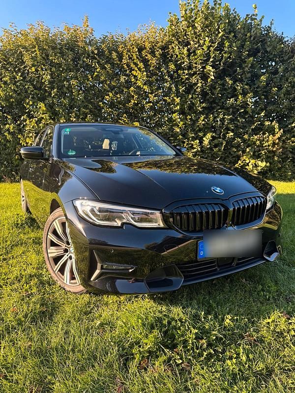 Schwarz Gebraucht 2020 BMW 320 Limousine | 29.500 € (Teuer) - Bild 1/4