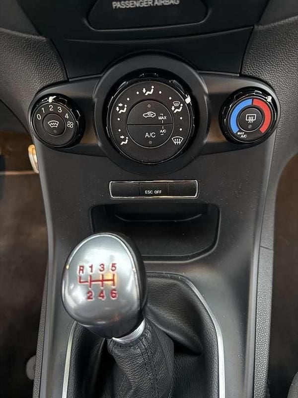 Gebraucht Ford Fiesta ST 182 PS (133 kW) 2016 Rot Limousine