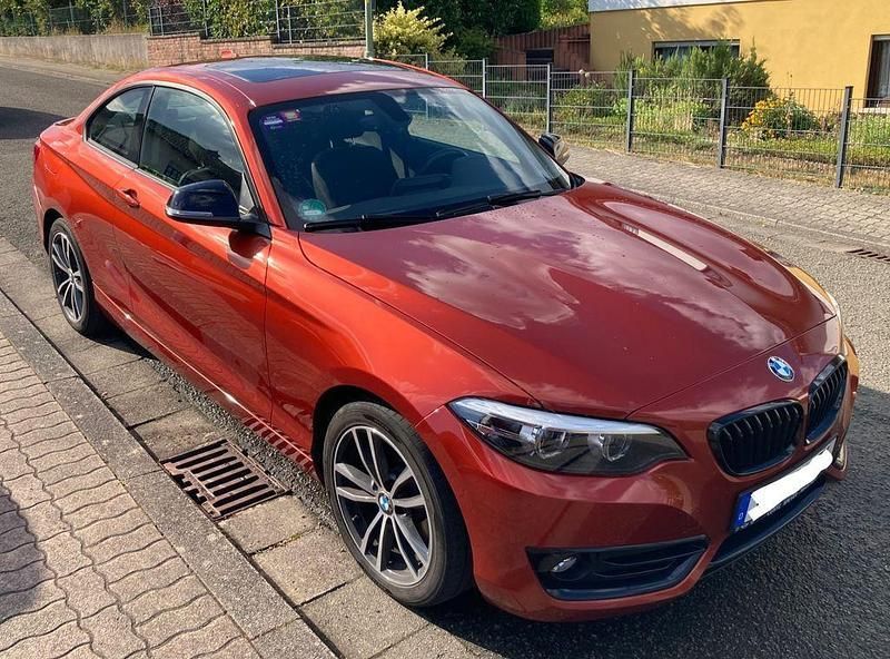 Orange Gebraucht 2019 BMW 220 Sport Line Coupé | 19.300 € (Superpreis) - Bild 1/4