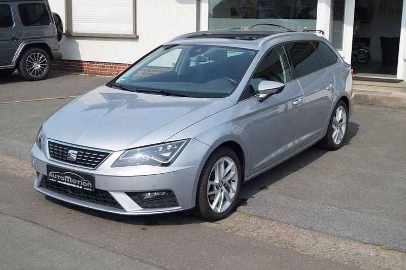"urban" silber Gebraucht 2020 Seat Leon ST XCELLENCE Kombi | 13.490 € (Fairer Preis) - Bild 1/4