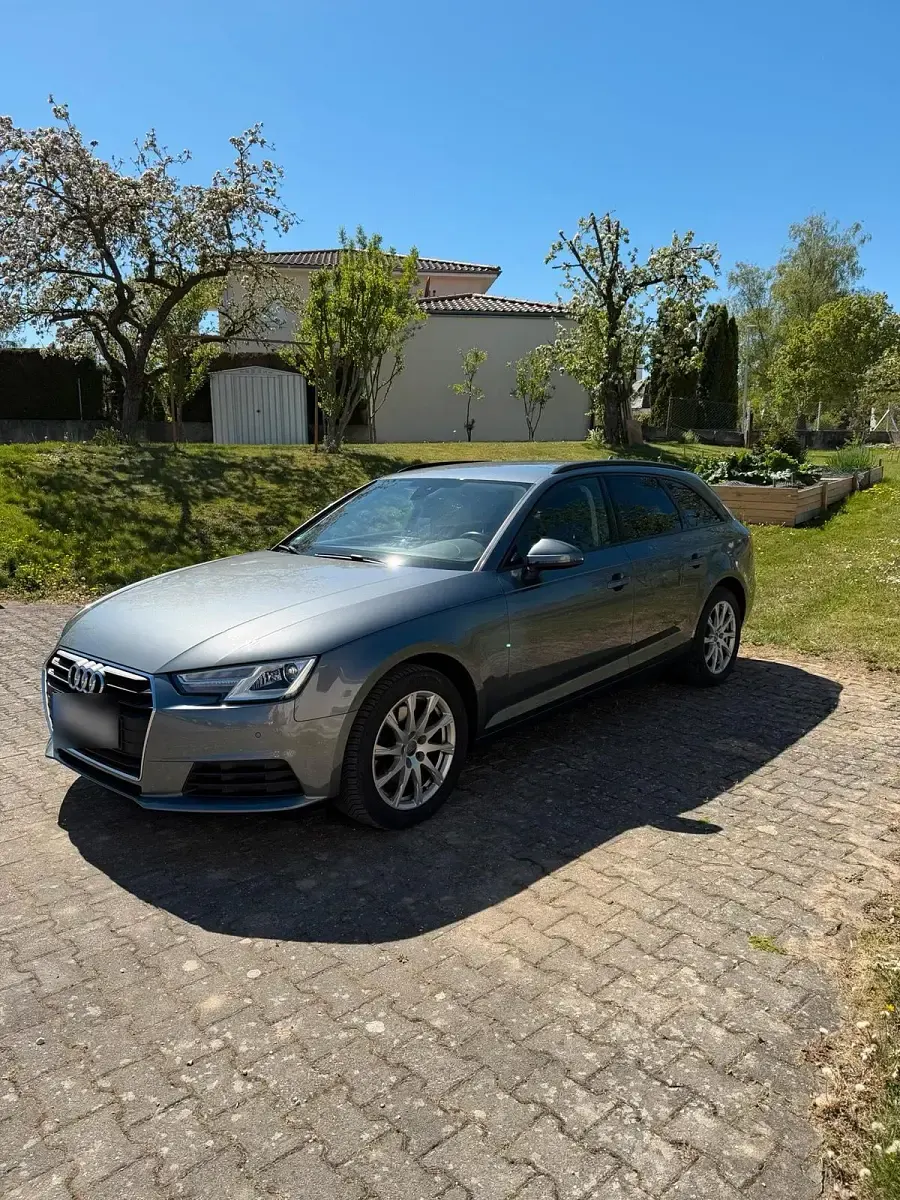Second-hand Audi A4 Ambiente 150 CP (110 kW) 2017 Gri Break