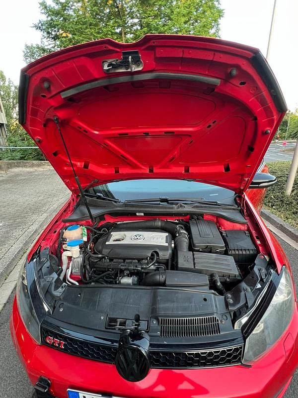 Rot Gebraucht 2012 VW Golf VI GTI Coupé | 7.500 € (Superpreis) - Bild 1/4