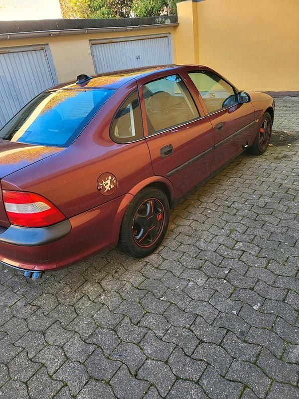 Gebraucht Opel Vectra 101 PS (74 kW) 1998 Rot Limousine