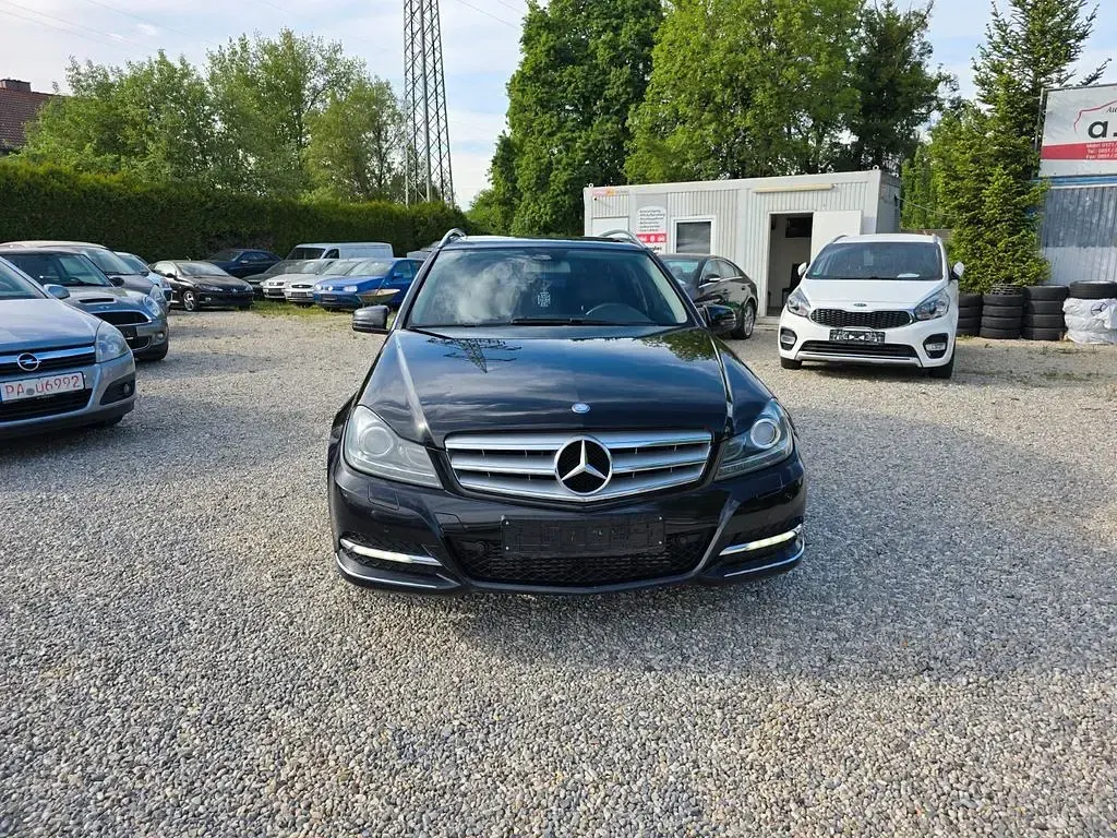 Second-hand Mercedes C220 170 CP (125 kW) 2014 Negru Break