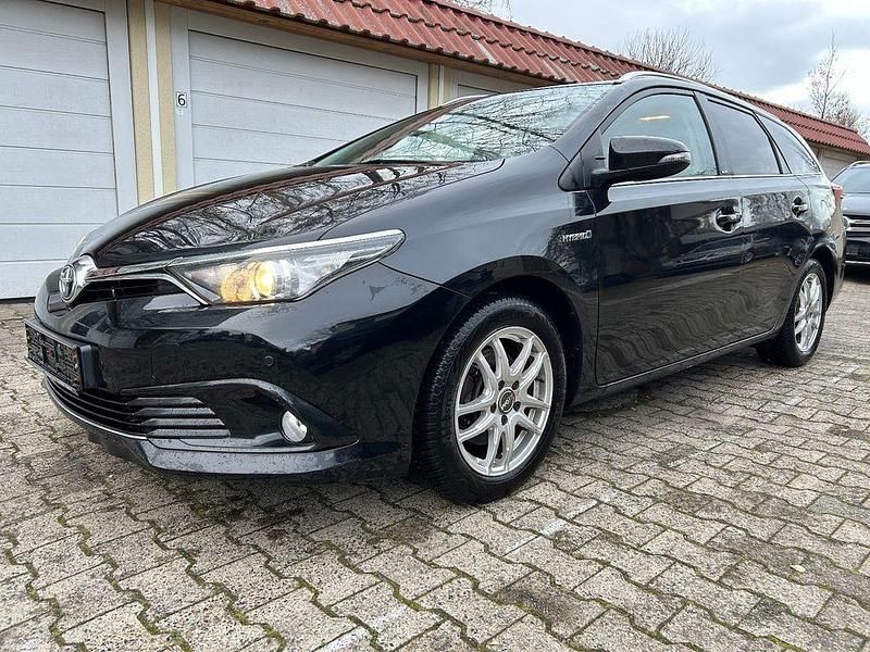 Schwarz Gebraucht 2017 Toyota Auris Touring Sports Edition Kombi | 9.900 € (Superpreis) - Bild 1/4