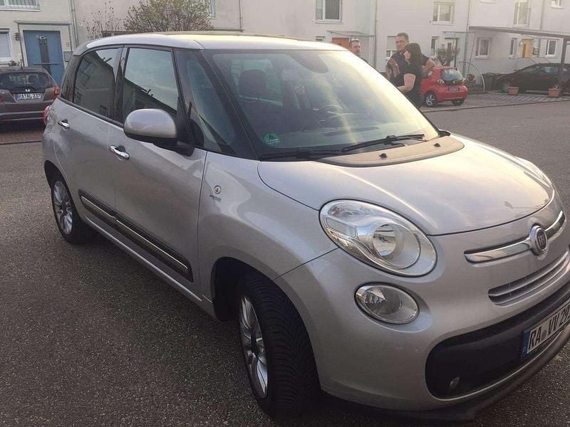 Silber Gebraucht 2014 Fiat 500L Living Van / Kleinbus | 6.000 € (Guter Preis) - Bild 1/2