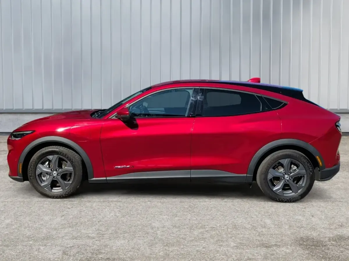 Gebraucht Ford Mustang Mach-E Extended Range 216 kW (294 PS) 2021 Rot SUV