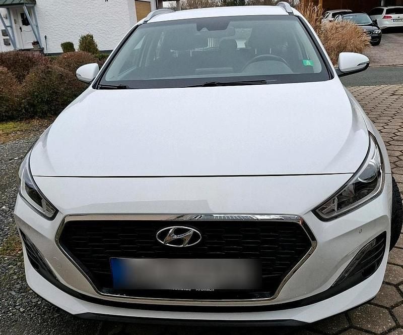 Gebraucht Hyundai i30 140 PS (102 kW) 2019 Weiß Kombi