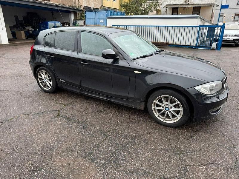 Schwarz Gebraucht 2010 BMW 116 Kleinwagen | 3.399 € (Guter Preis) - Bild 1/4