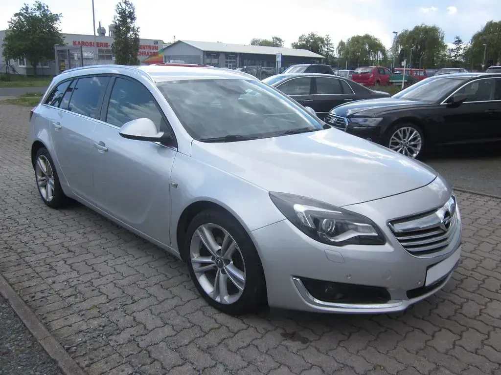 Gebraucht Opel Insignia Edition 163 PS (119 kW) 2014 Silber Kombi