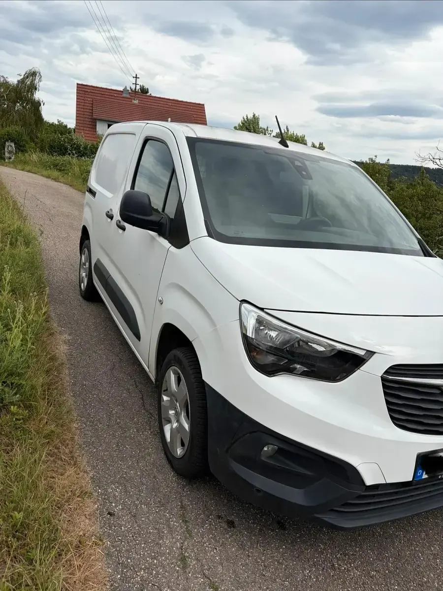 Gebraucht Opel Combo 101 PS (74 kW) 2019 Weiß Van / Kleinbus