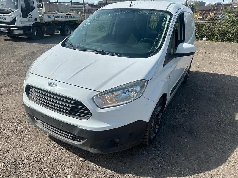Gebraucht Ford Courier 2015 Weiß Van / Kleinbus