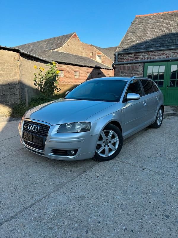 Silber Gebraucht 2007 Audi A3 Sportback S-Line Limousine | 4.699 € (Fairer Preis) - Bild 1/4