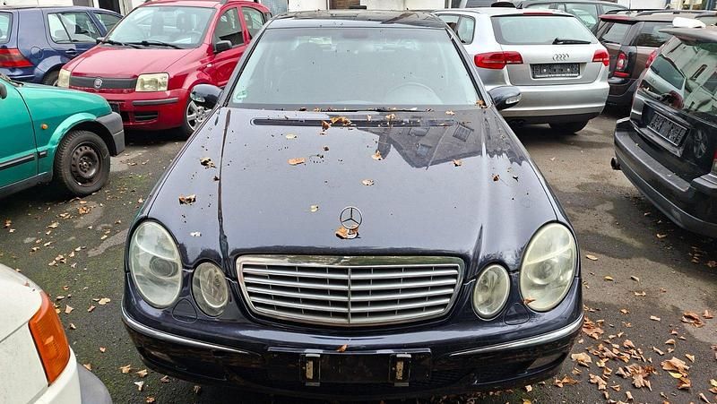 Blau Gebraucht 2003 Mercedes E270 Limousine | 2.690 € (Guter Preis) - Bild 1/4