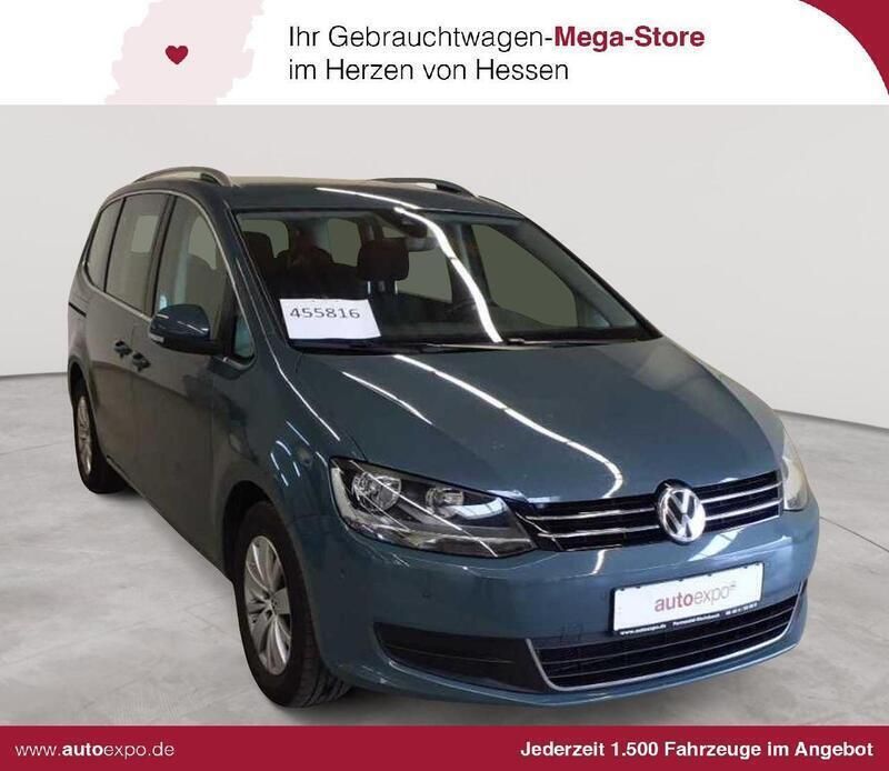Blau Gebraucht 2020 VW Sharan Comfortline Van / Kleinbus | 18.788 € (Superpreis) - Bild 1/4