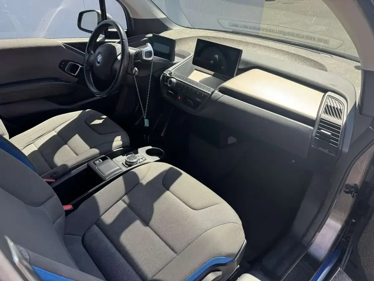 Gebraucht BMW i3 Basis 75 kW (102 PS) 2014 Andesitsilber met. mit akzent Kleinwagen