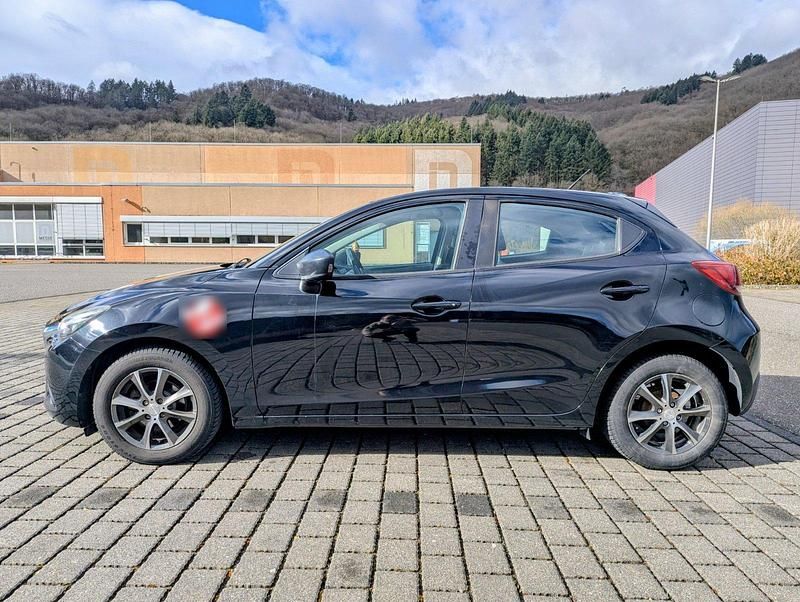 Second-hand Mazda 2 75 CP (55 kW) 2017 Negru Hatchback