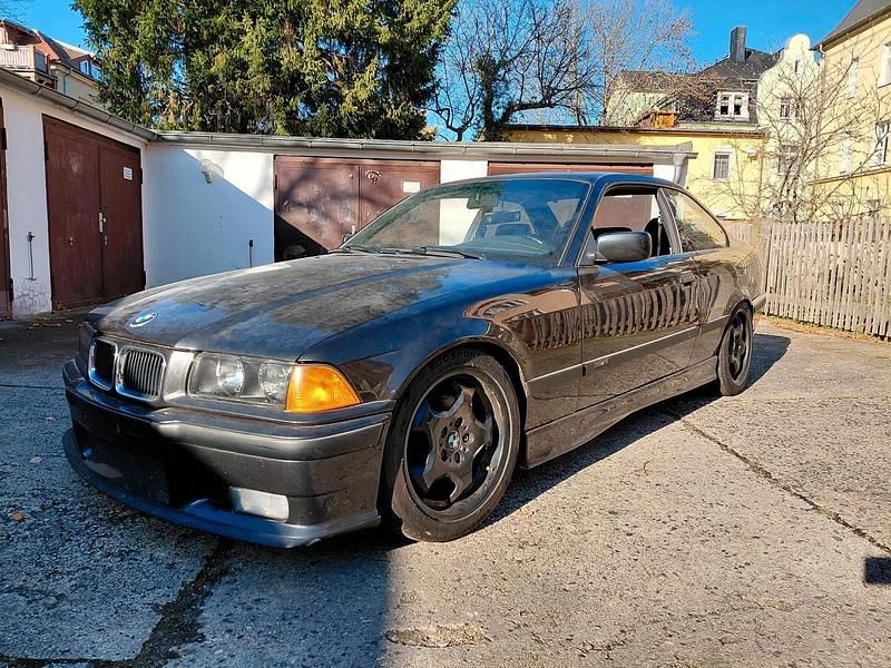 Schwarz Gebraucht 1993 BMW 320 Coupé | 4.999 € - Bild 1/4