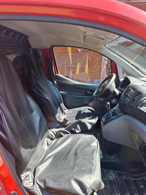 Gebraucht Nissan NV200 75 PS (55 kW) 2012 Rot Van / Kleinbus