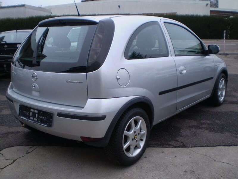 Grau Gebraucht 2004 Opel Corsa Limousine | 950 € (Guter Preis) - Bild 1/4