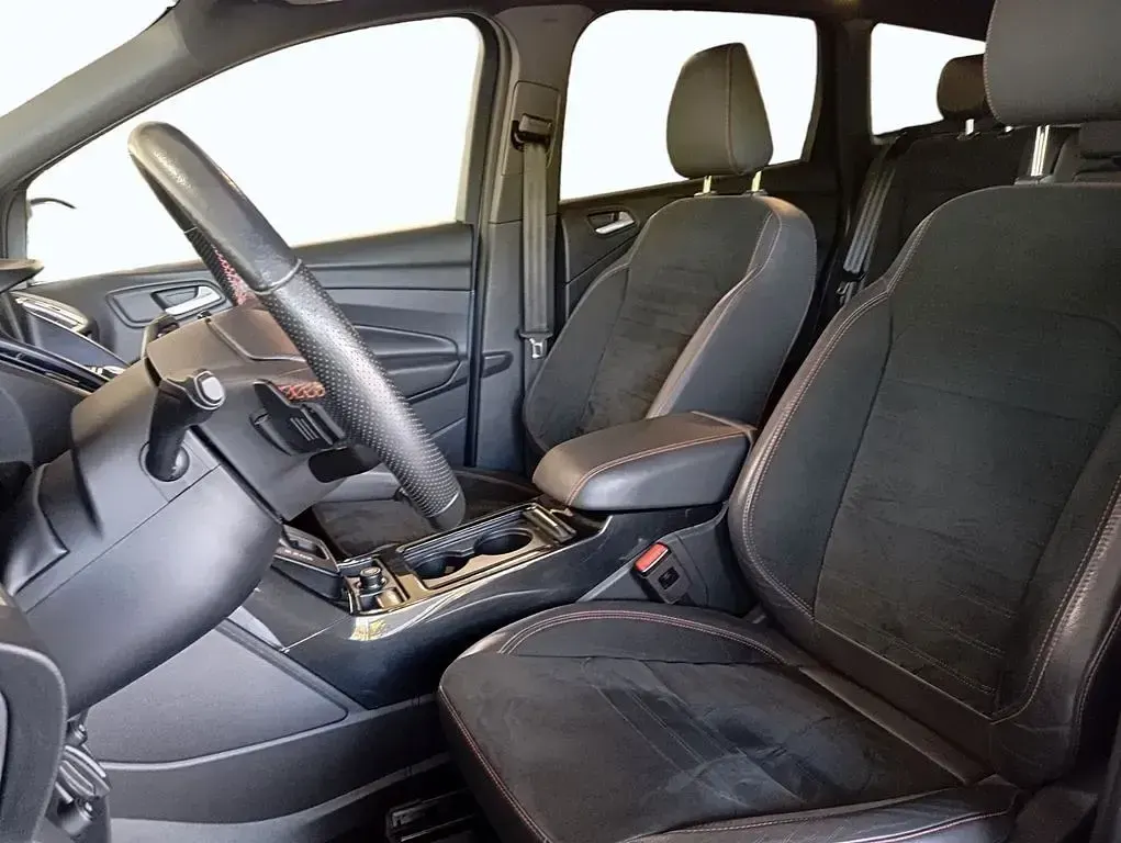 Gebraucht Ford Kuga ST-Line 175 PS (128 kW) 2019 Chromablau (metallic) SUV