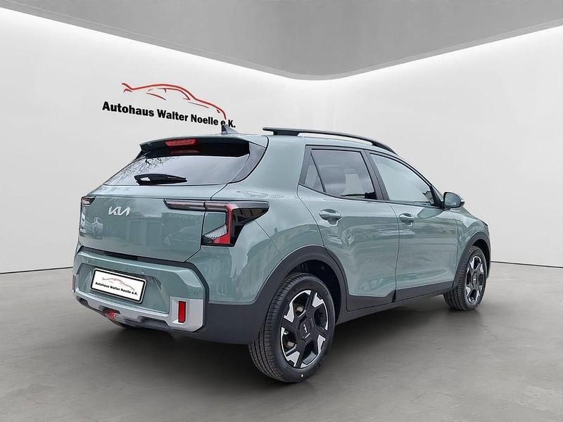 Neu Kia Stonic Vision 101 PS (74 kW) 2026 Grün SUV