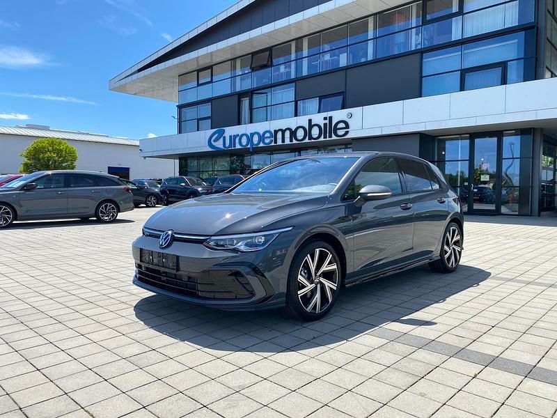 Gebraucht VW Golf VIII R-line 150 PS (110 kW) 2022 Delfingrau metallic/grau Limousine