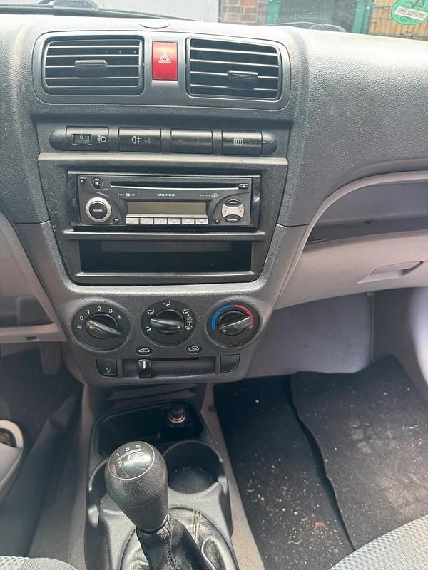 Blau Gebraucht 2005 Kia Picanto LX Kleinwagen | 1.650 € (Teuer) - Bild 1/4