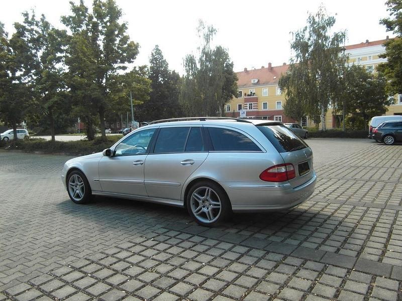 Gebraucht Mercedes E500 Avantgarde 306 PS (225 kW) 2003 Silber Limousine