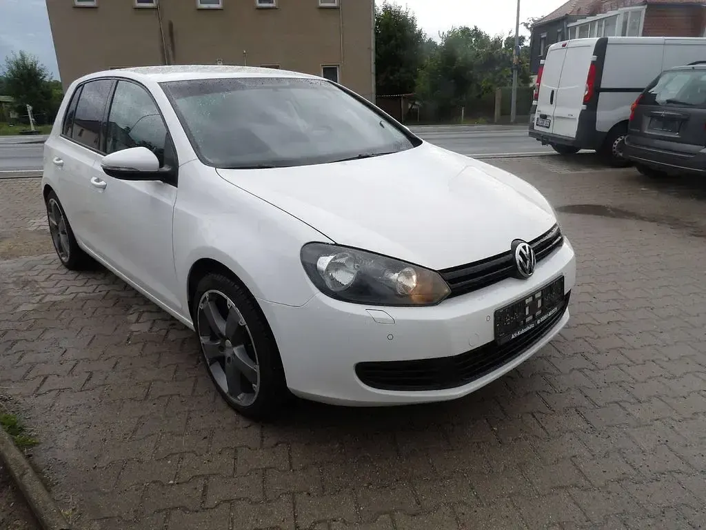 Gebraucht VW Golf VI Trendline 80 PS (58 kW) 2010 Candyweiß Kleinwagen