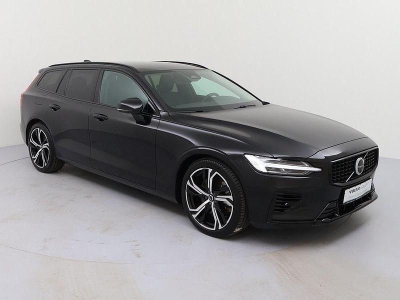 Gebraucht Volvo V60 Plus 398 PS (292 kW) 2025 Schwarz Kombi