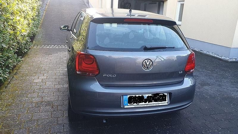 Gebraucht VW Polo Comfortline 86 PS (63 kW) 2011 Grau Kleinwagen